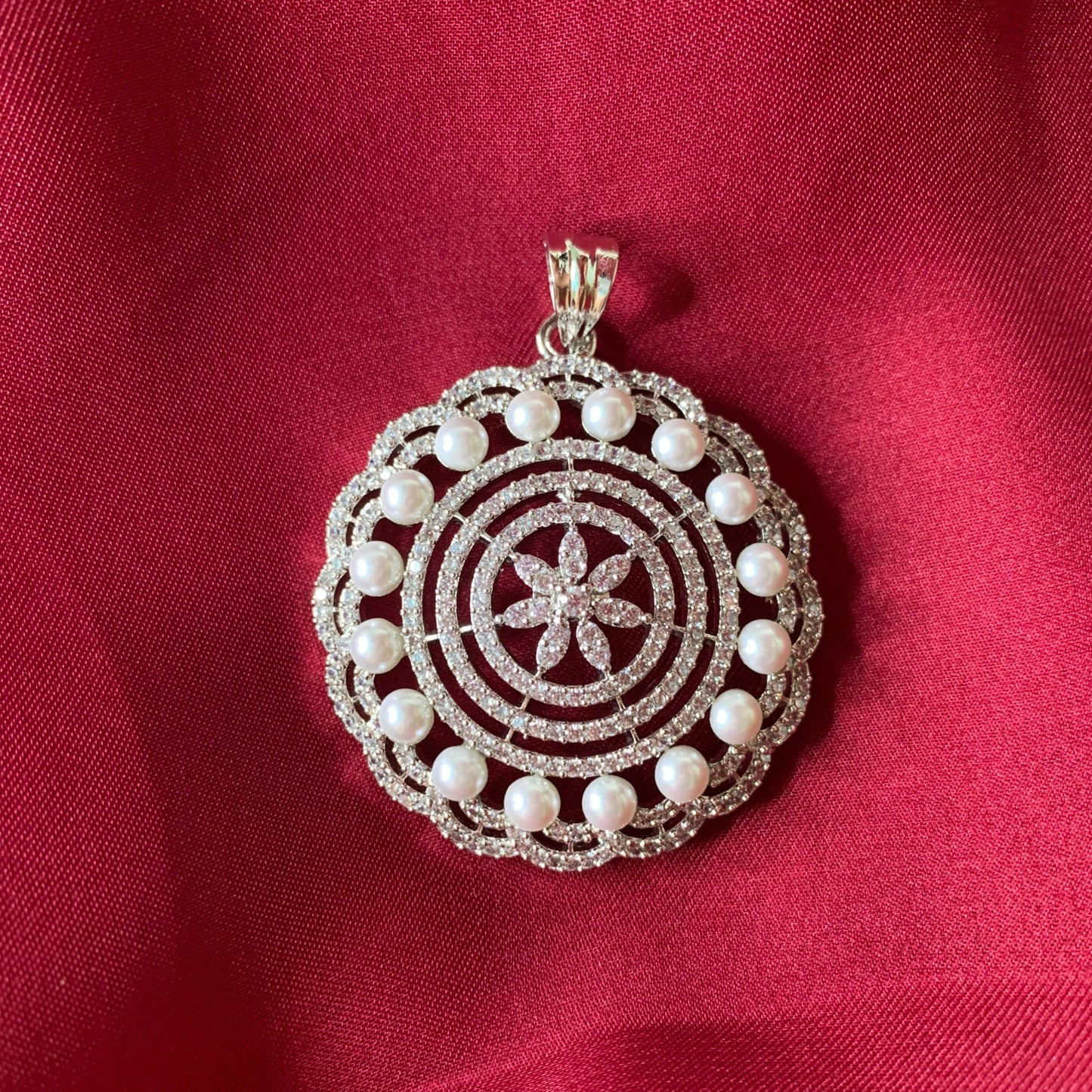 Saloni Round Pearl Drops Pendant Set