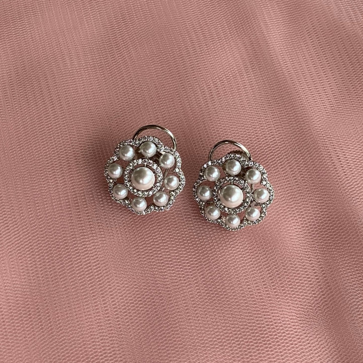 Pearl Silver Chain Pendant Earring Set