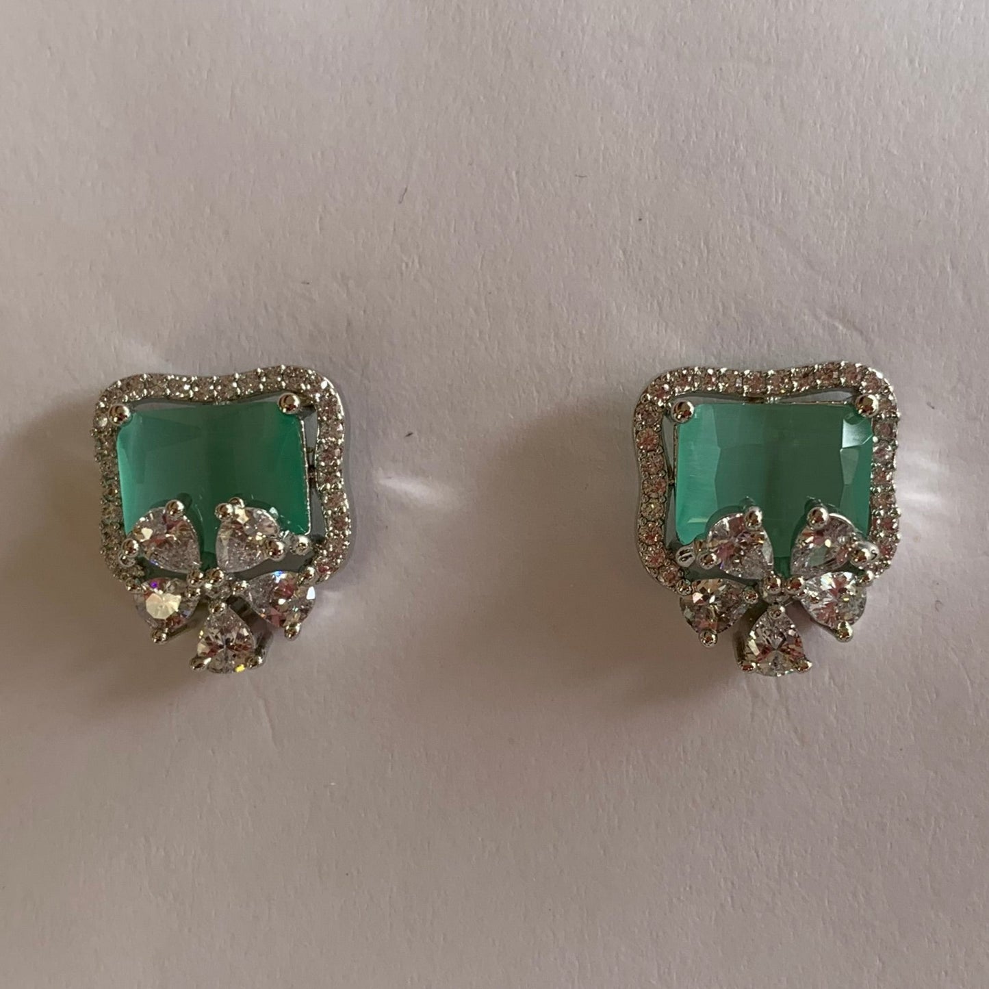 Mint Silver Chain Pendant Set