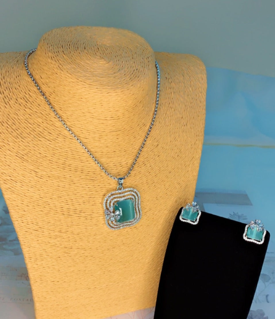 Mint Silver Chain Pendant Earring Set