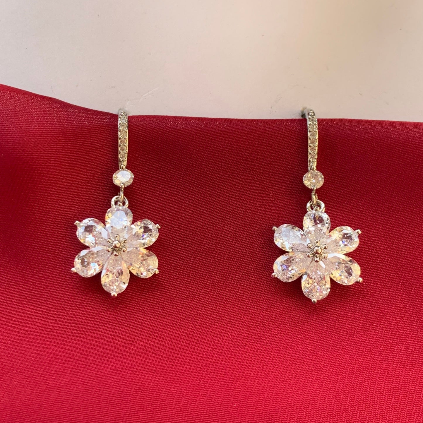 Flo Zircon Drop Earrings